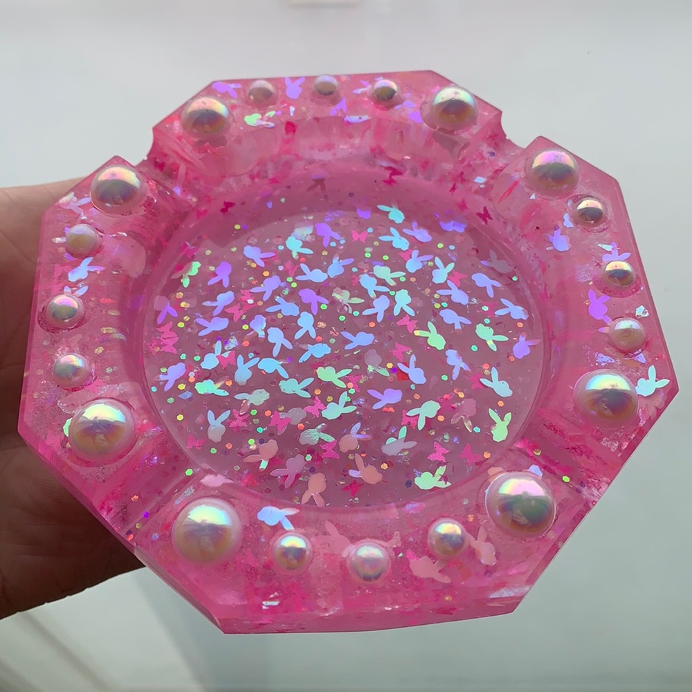 Playboy Pearl Ashtray - Picture 3 of 8